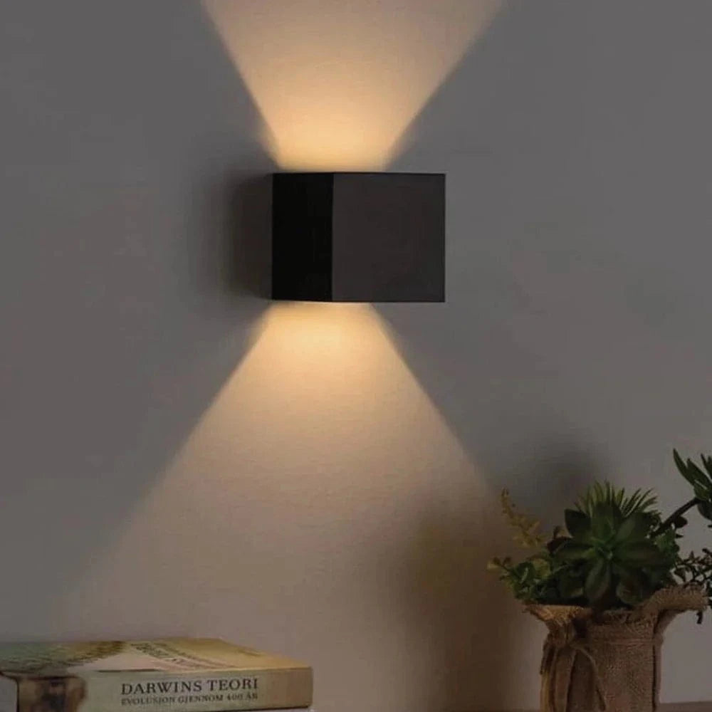 Verthara Adjustable LED Wall Light