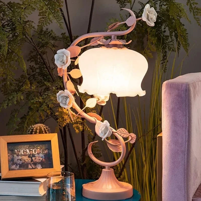 Verthara American Frosted Glass Flower Table Lamp