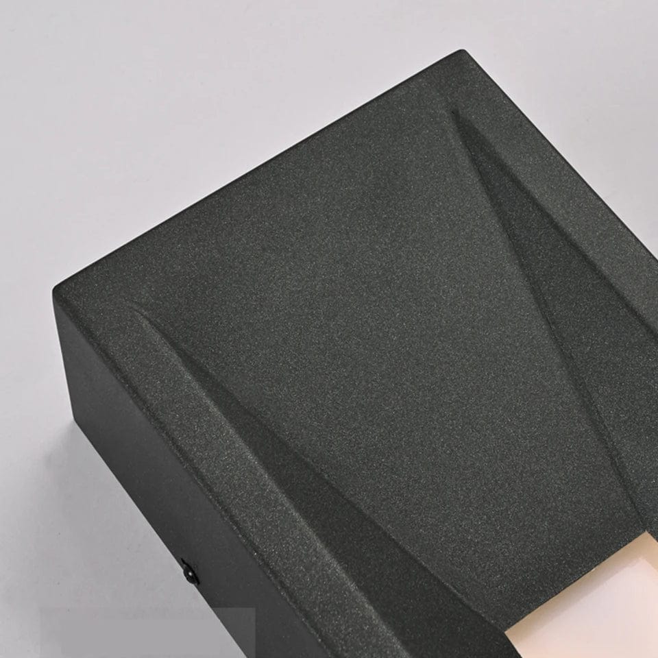 Verthara LED Outdoor Wall Light - Wall Mounted - IP65 Rated - Black Aluminium - Warm/Cool White - Energy Efficient - Modern Design