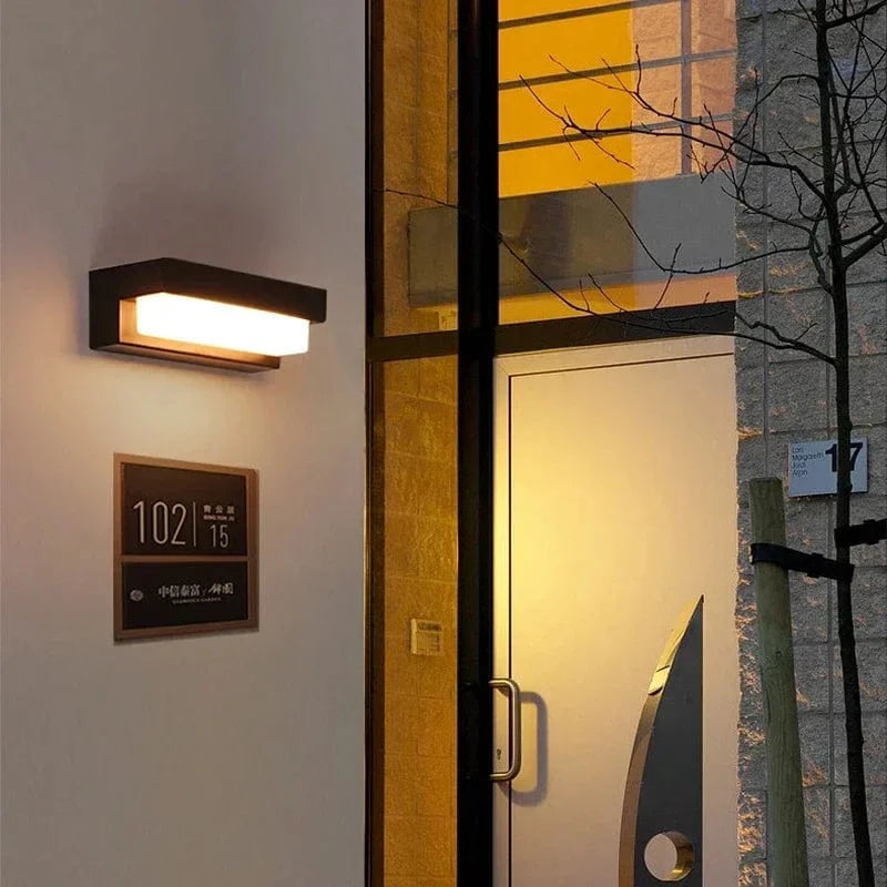 Verthara LED Solar Wall Light - Wall-Mounted - Waterproof - Adjustable Colour Temperature - Ideal For Outdoor Spaces - Intelligent Light Control