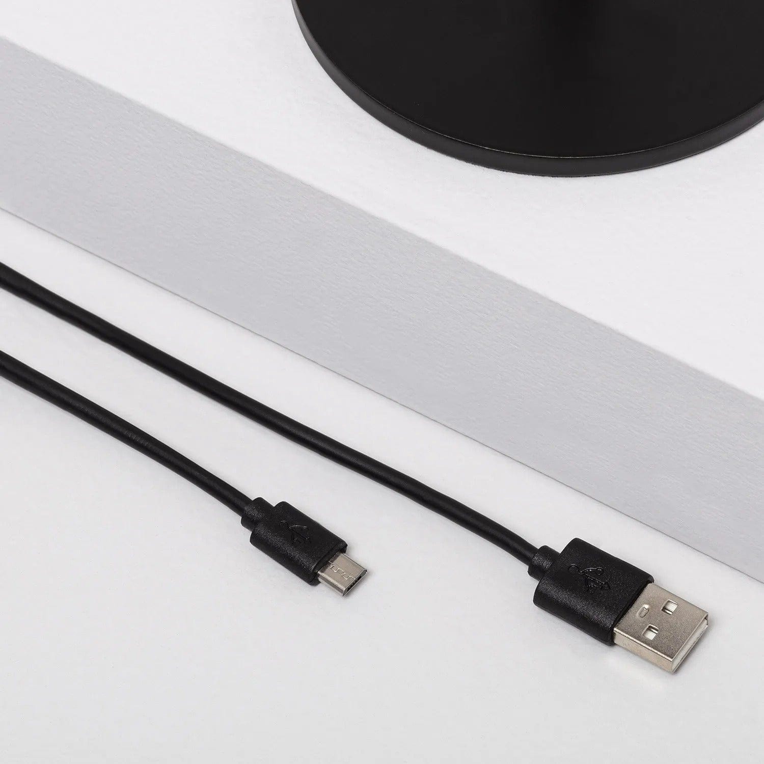 Verthara Minimal Cone Rechargeable Table Lamp