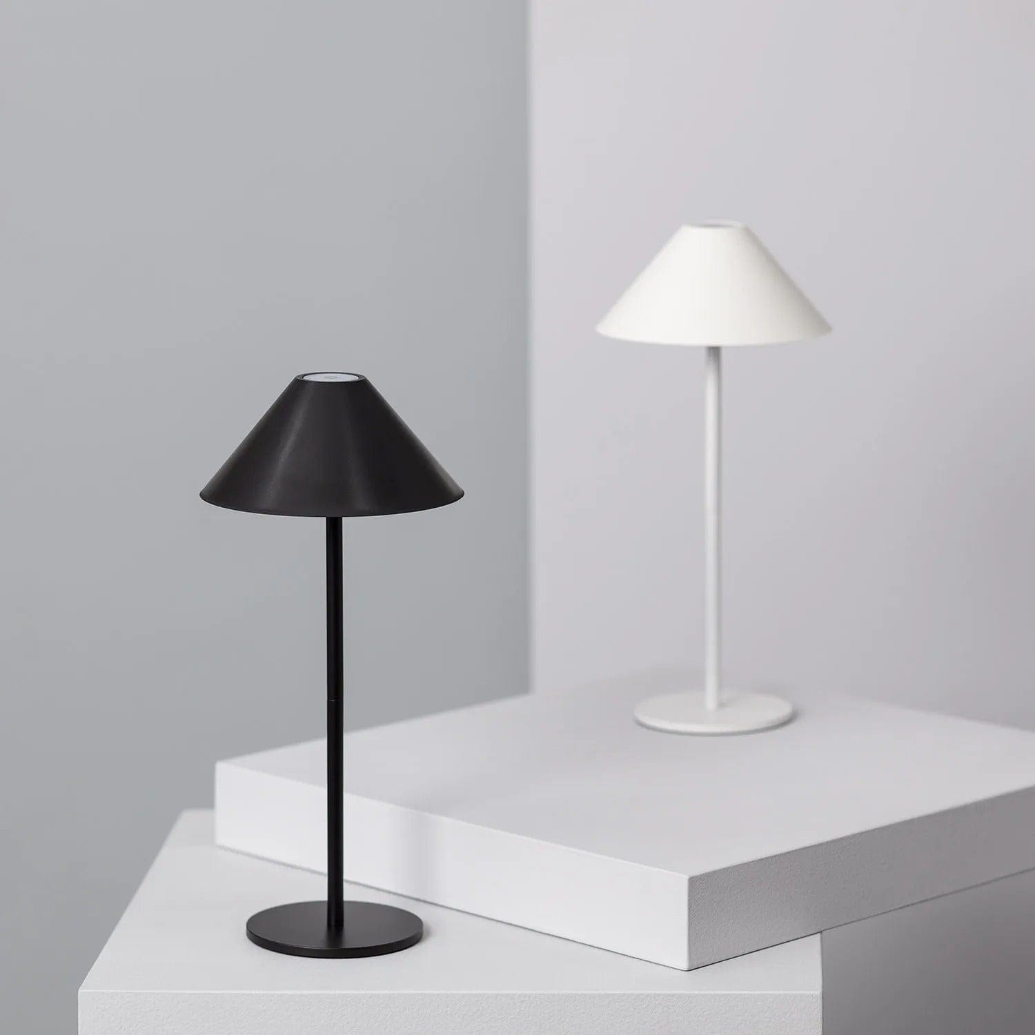 Verthara Minimal Cone Rechargeable Table Lamp
