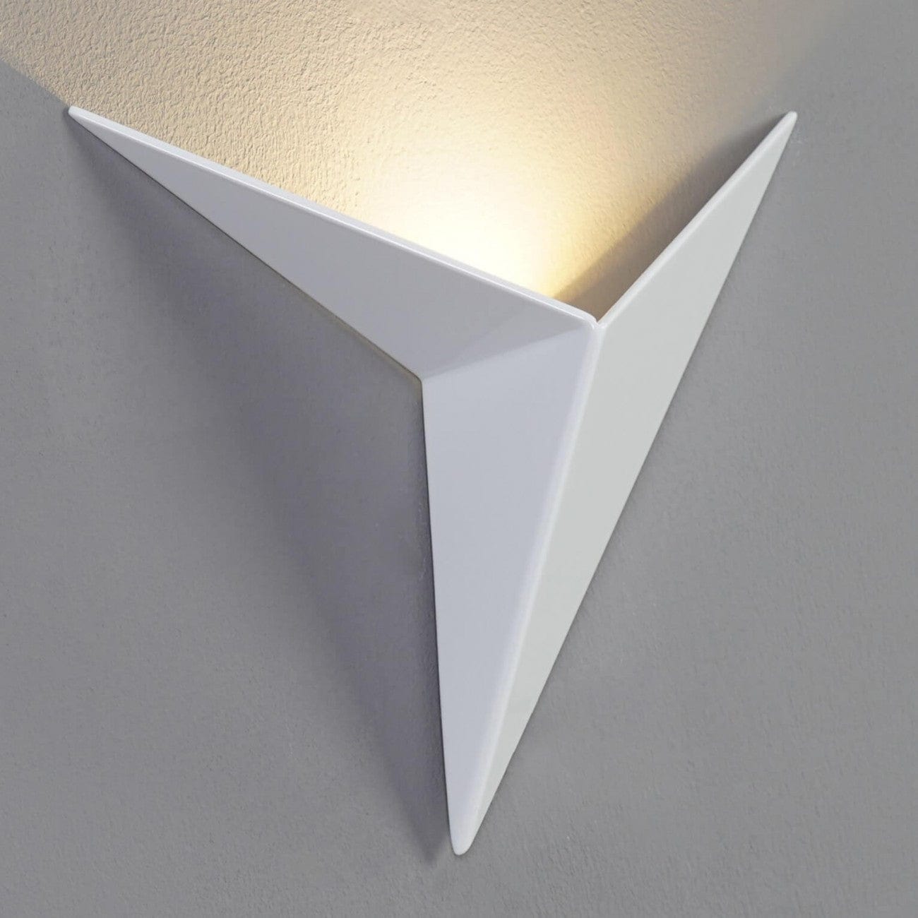 Verthara Modern Minimalistic LED Wall Light