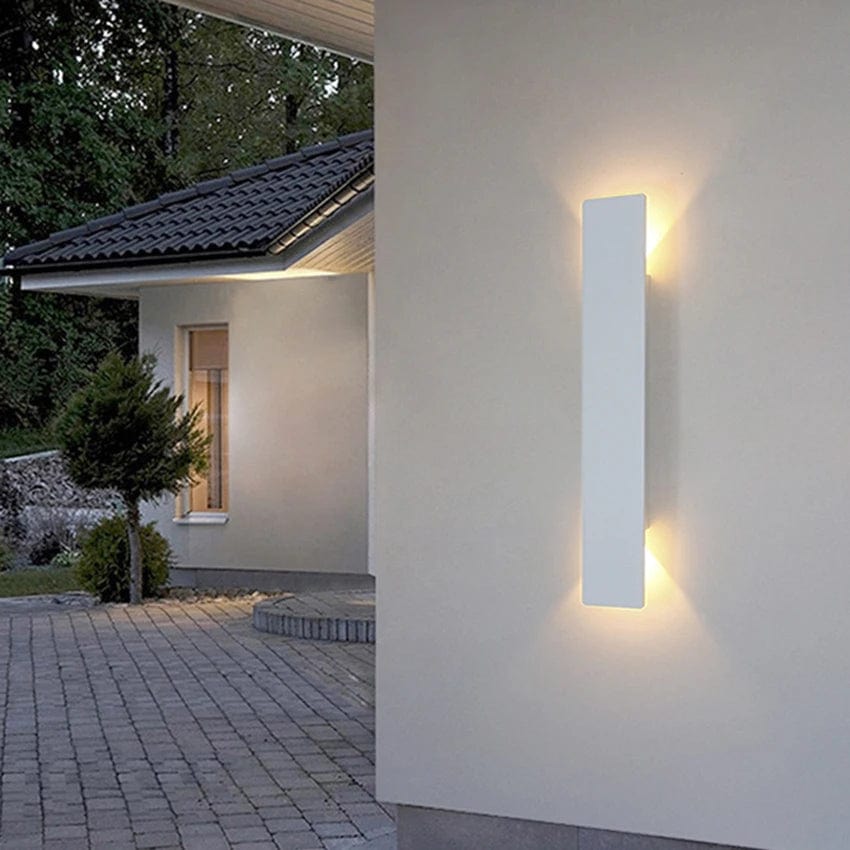 Verthara Modern Outdoor LED Wall Light - Wall-Mounted - Up/Down Lighting - IP65 Waterproof - Aluminium - Black/White Finish
