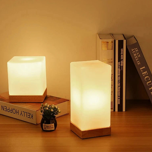 Verthara Modern Solid Wood Table Lamp – E27 Socket – Warm White – Elegant Design - Ideal For Bedrooms - Living Room - Bedside Lamps