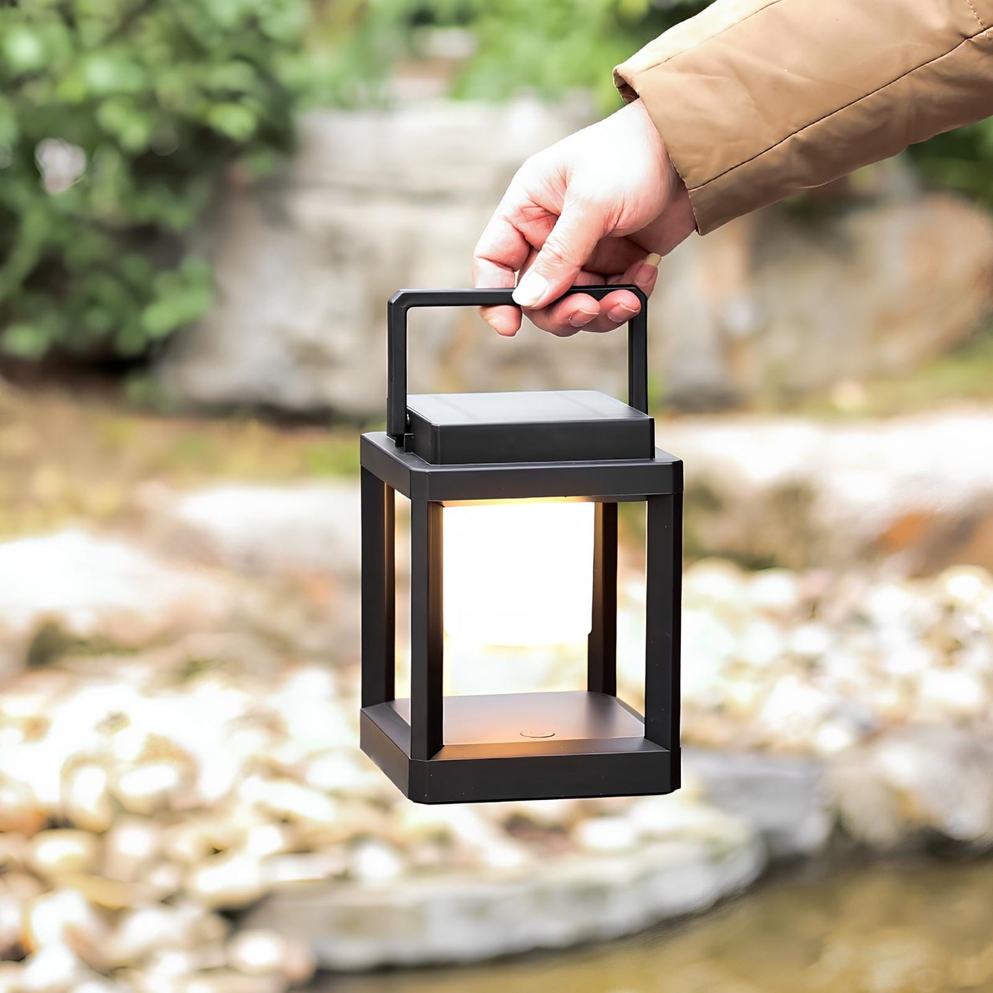 Verthara Outdoor Solar Lantern Light