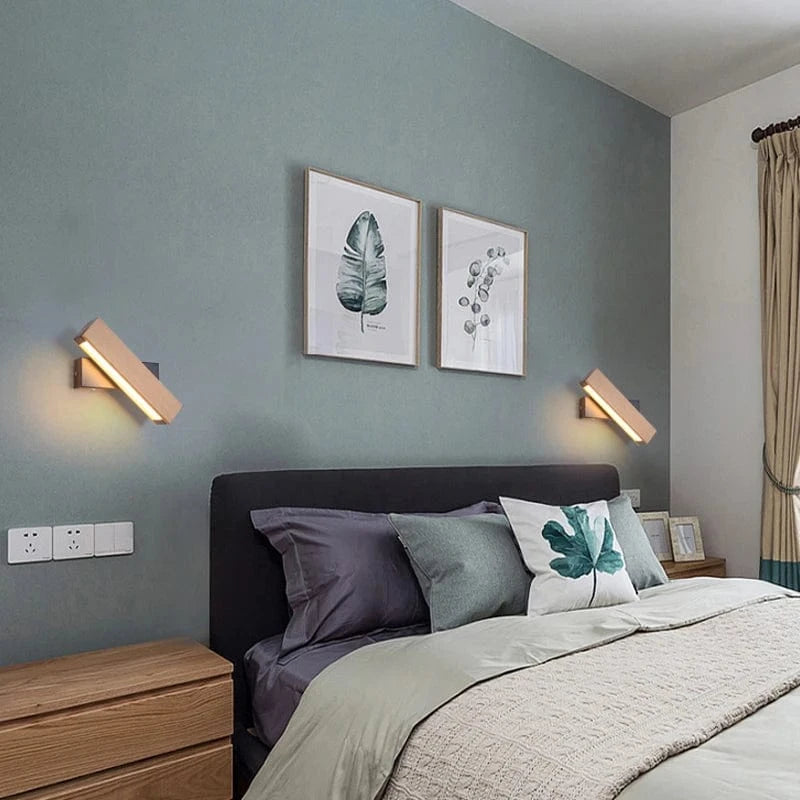 Verthara Rotatable LED Wall Lamp in Solid Wood – Adjustable Wall Sconce for Bedside and Study Lighting