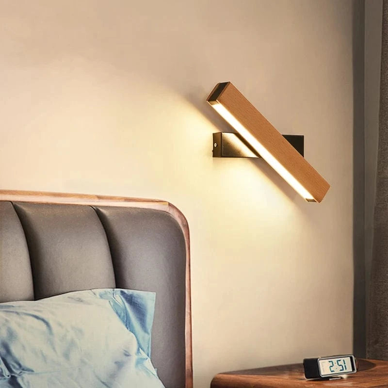 Verthara Rotatable LED Wall Lamp in Solid Wood – Adjustable Wall Sconce for Bedside and Study Lighting Black / 31 cm / Warm White