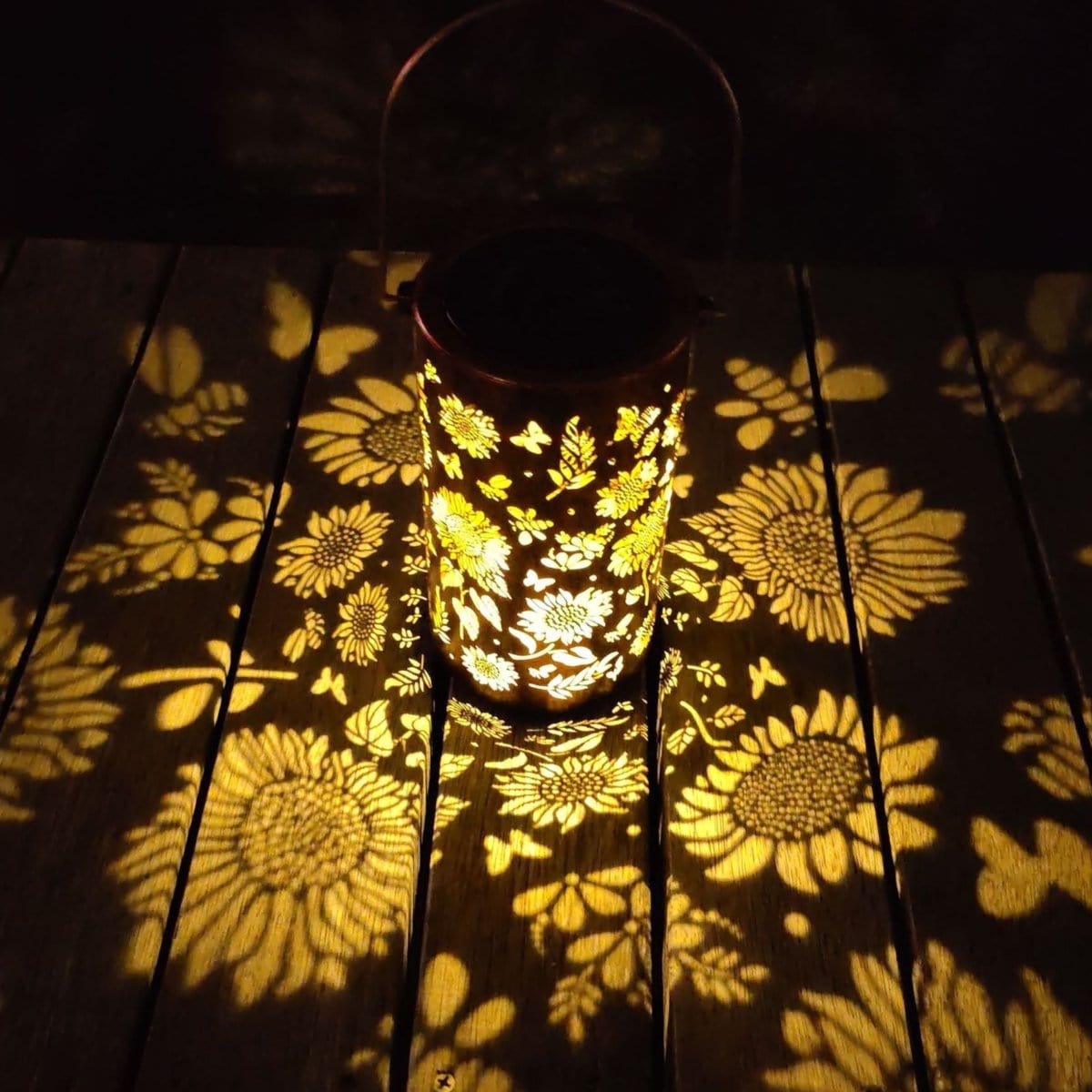 Verthara Solar Powered Floral Pattern Lantern