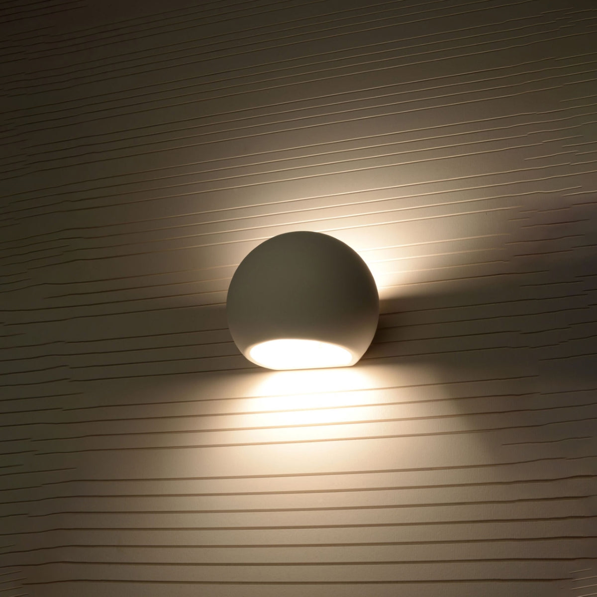 Globe Ceramic Wall Lamp - Modern Circular Design - Soft Illumination - White