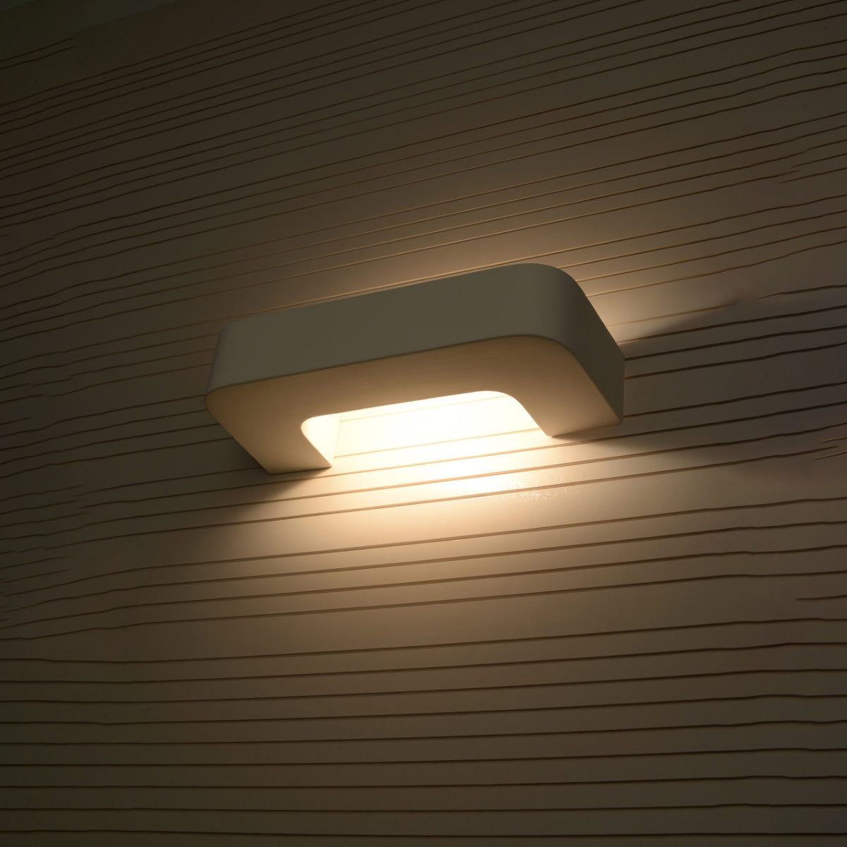 Magnet Ceramic Wall Lamp - Trendy - Innovative Design - Modern Lighting Solution