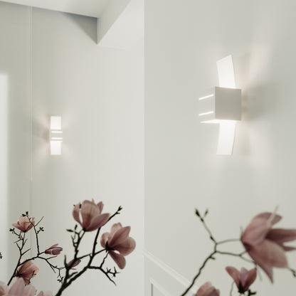 Loreto Wall Lamp - White - Modern Aluminum & Glass - G9 LED Compatible - 10x12x30 cm