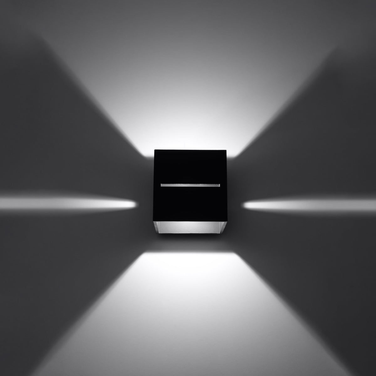 Lobo Black Wall Lamp - Minimalist Aluminum Design - G9 Socket - 10x12x10 cm