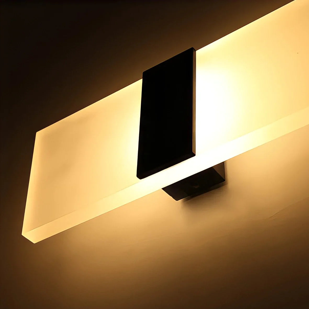 Motion Light – Modern Wall Lamp – Motion & Touch Sensor – USB Rechargeable – Warm/White Light – Stylish Rectangular or Arced Design