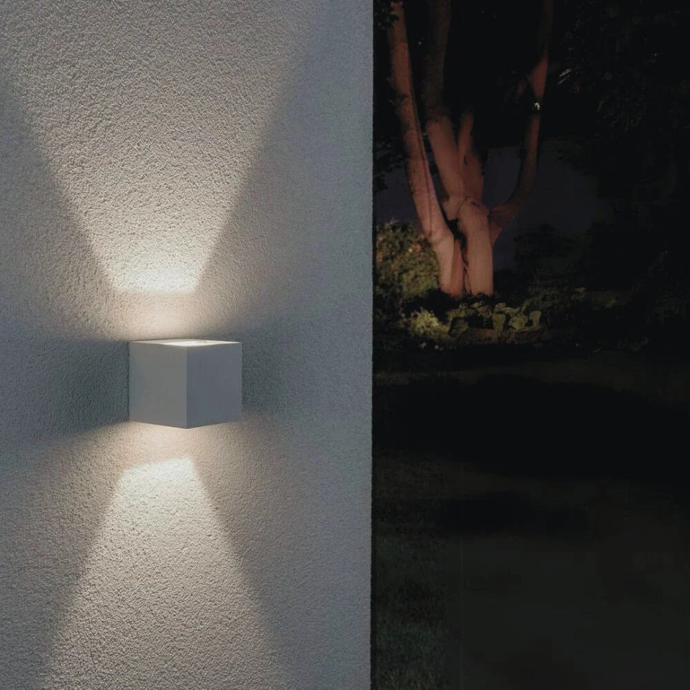 Adjustable LED Wall Light - Waterproof - 6W - Aluminum - Indoor/Outdoor - Warm & Cool White