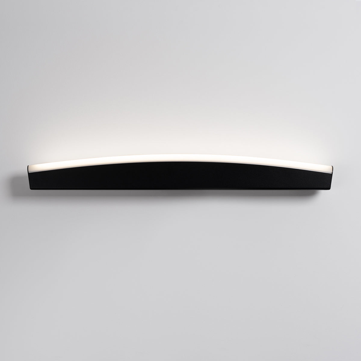 Modern Black LED Wall Sconce - 8W 4000K - Arc Design - Aluminum & PVC - 60x5.5x7 cm