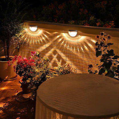 Solar Outdoor Wall Lamp - Waterproof - Solar Powered - Auto On/Off - Wireless Installation - Up to 8 Hours Light - 9x6.5x5 cm