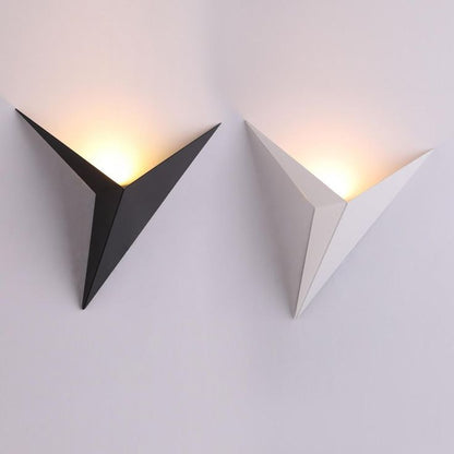 Modern Wall Light - LED - Minimalist Design - Multiple Colours (White, Black, Gold) - Warm or Cool White - Energy Efficient