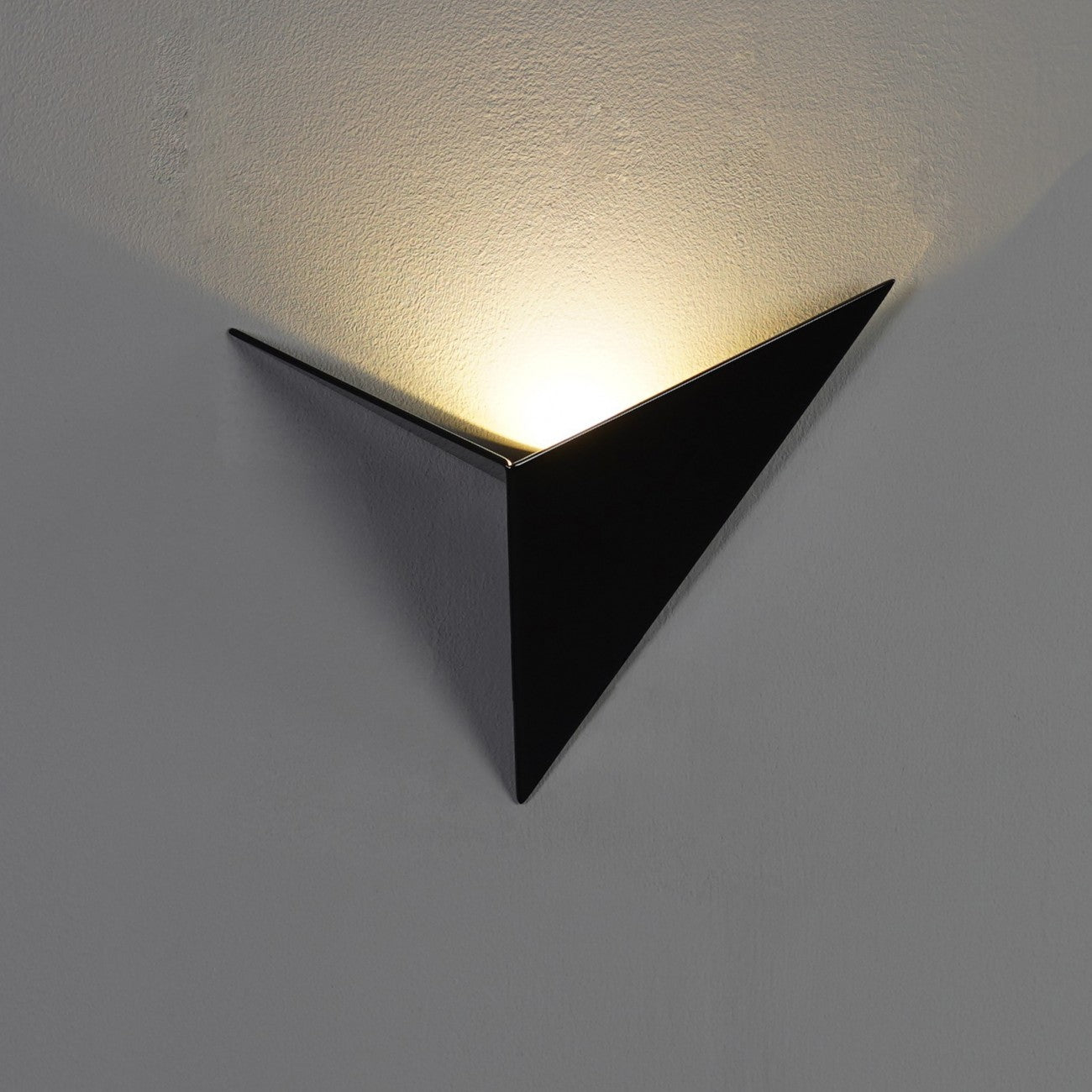 Modern Wall Light - LED - Minimalist Design - Multiple Colours (White, Black, Gold) - Warm or Cool White - Energy Efficient