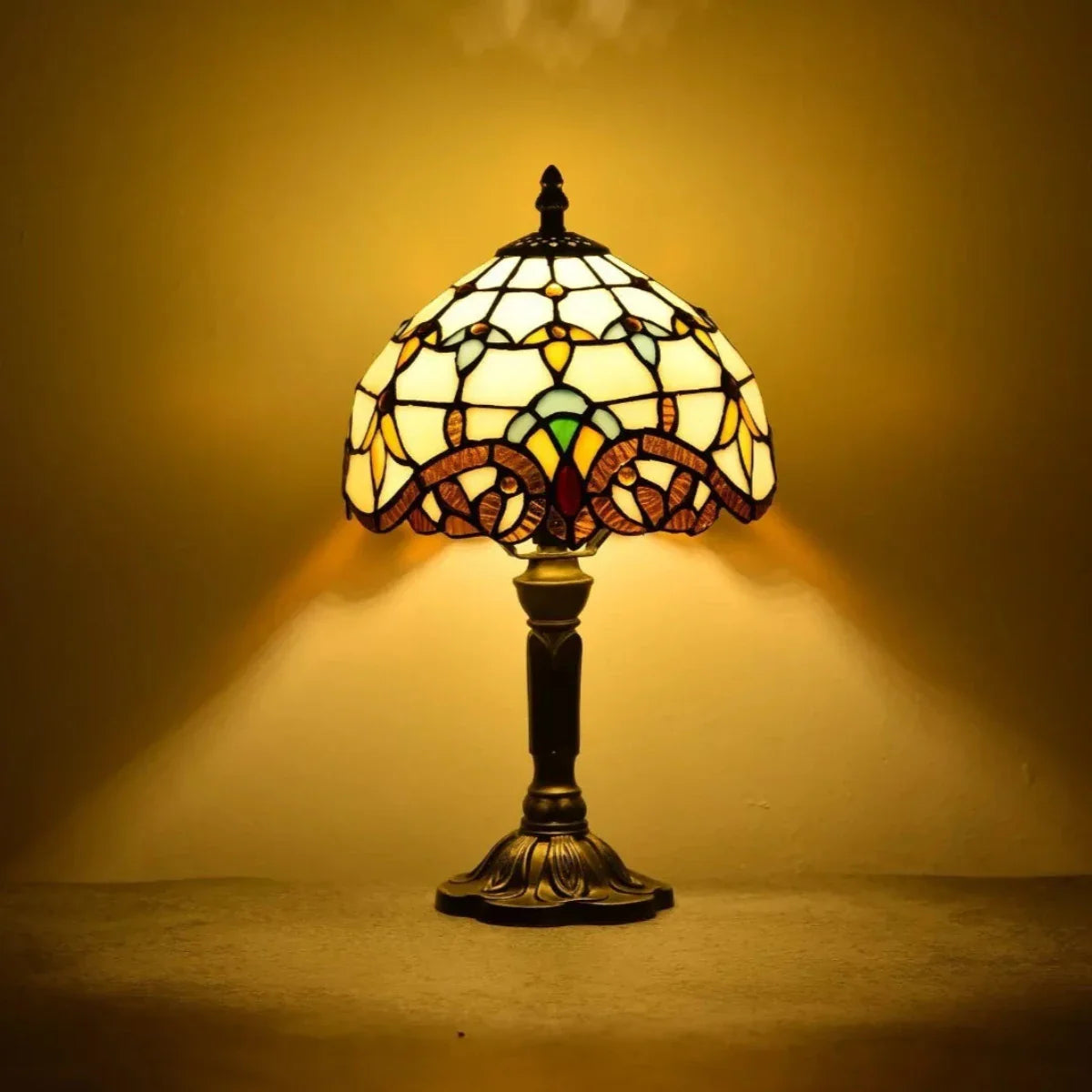 Antique Stained Glass Lamp - Warm White Lighting - Glass and Resin - 37x20x12 cm