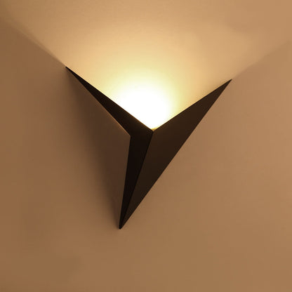 Modern Wall Light - LED - Minimalist Design - Multiple Colours (White, Black, Gold) - Warm or Cool White - Energy Efficient