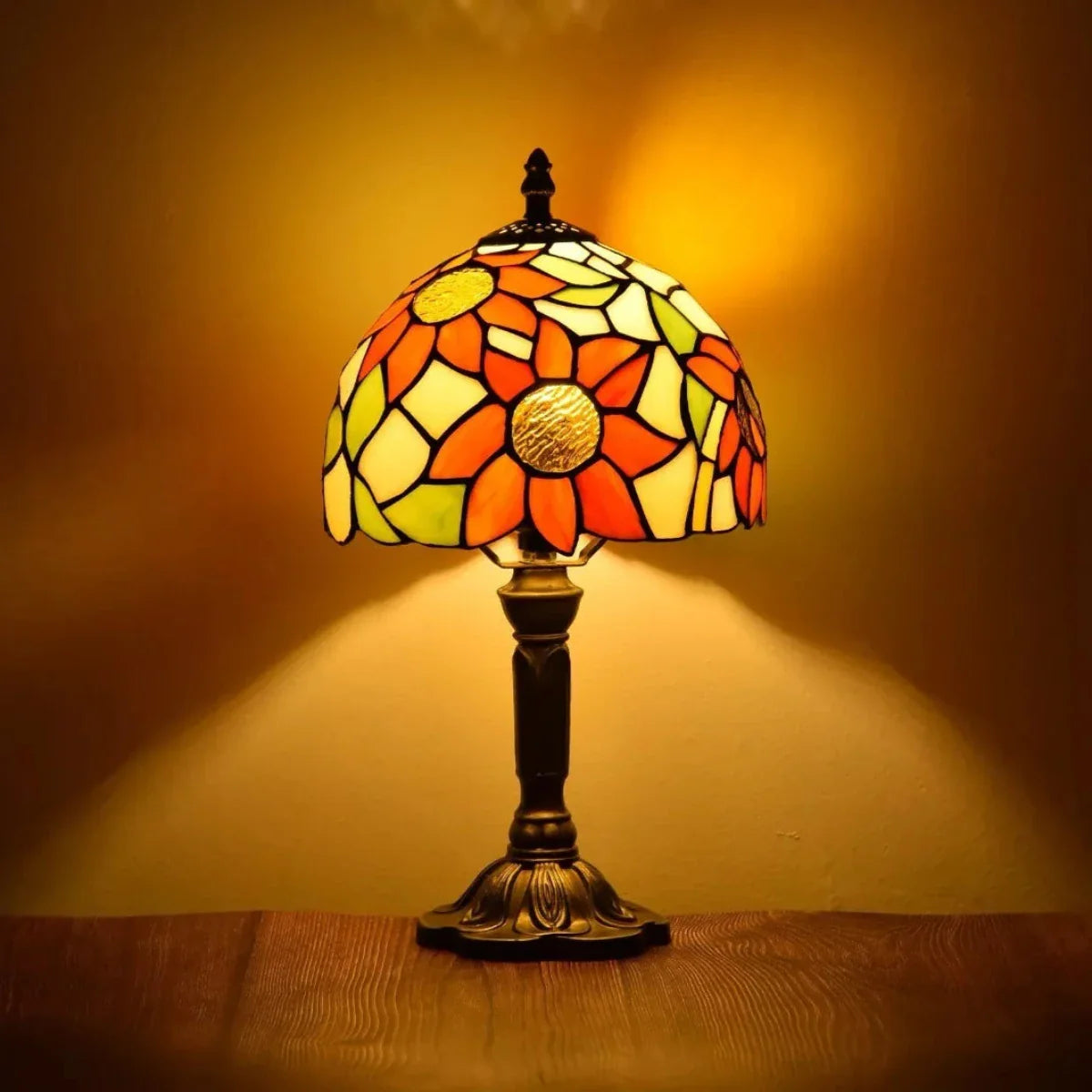 Antique Stained Glass Lamp - Warm White Lighting - Glass and Resin - 37x20x12 cm