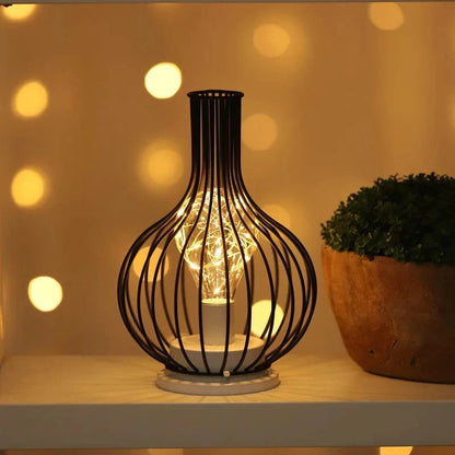 Verthara Battery Operated Iron Wire Cage LED Table Lamp – Decorative Bedside Lamp for Bedroom and Living Room, Warm White Light Sobering bottle