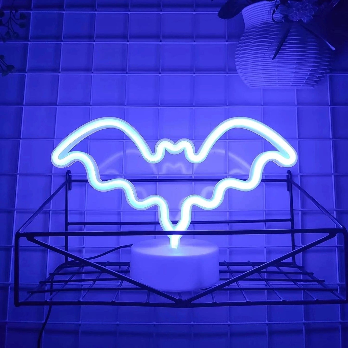 Verthara Halloween LED Neon Sign – Spooky USB or Battery Powered Decorative Night Light for Parties and Events Table Bat Blue