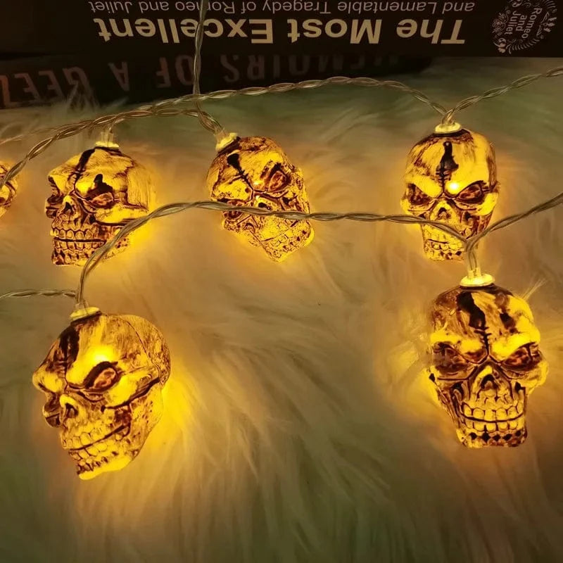 Verthara Halloween LED String Lights with Skull Heads – Warm White Outdoor Party Lights for Indoor and Outdoor Decor