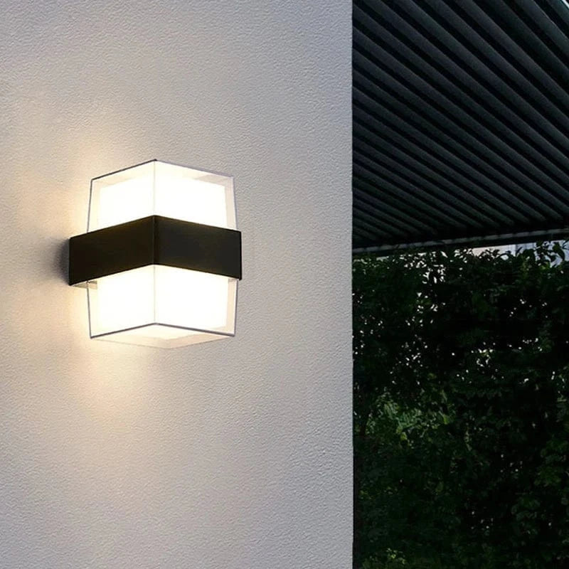 Verthara LED Wall Sconce Light