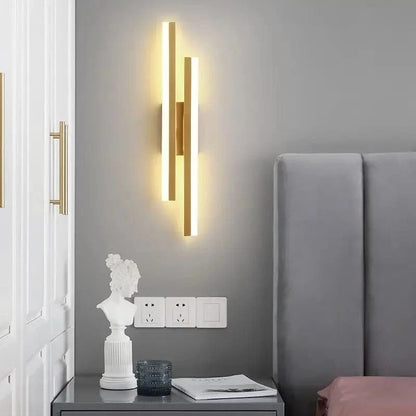 Verthara LED Wall Sconce With Acrylic Lampshade – Indoor Wall Light - Modern Copper Design - Adjustable Colour Temperature - Gold/Black Finish