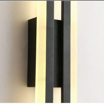 Verthara LED Wall Sconce With Acrylic Lampshade – Indoor Wall Light - Modern Copper Design - Adjustable Colour Temperature - Gold/Black Finish