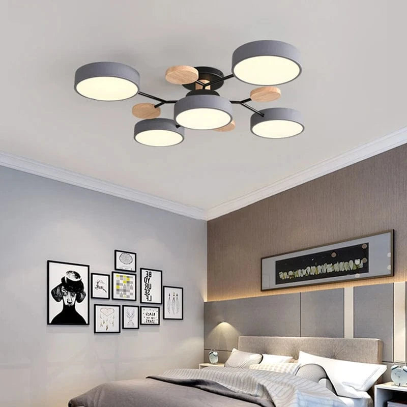 Verthara Modern LED Chandelier - Indoor Lighting - Adjustable Colour Temperature - Three Light Modes - Stylish Metal And Glass Design - 16cm Height