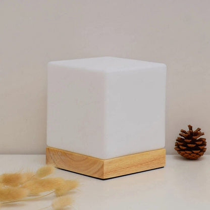 Verthara Modern Solid Wood Table Lamp – E27 Socket – Warm White – Elegant Design - Ideal For Bedrooms - Living Room - Bedside Lamps