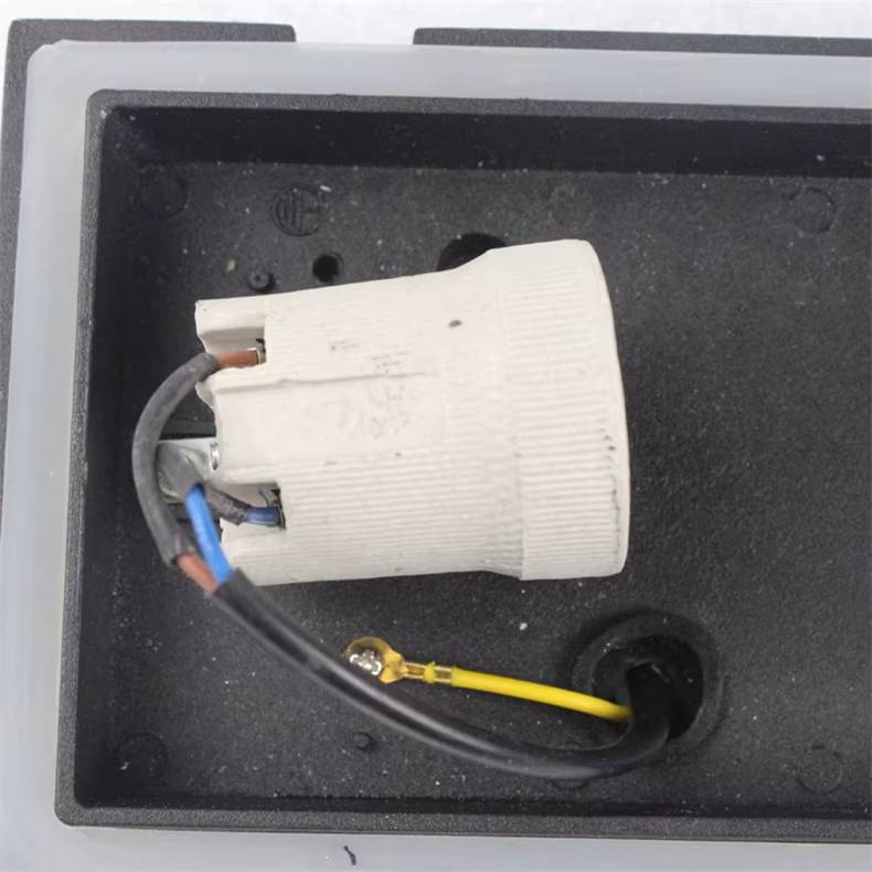 Verthara Outdoor Waterproof LED Wall Lamp – Modern Aluminum Exterior Wall Light for Garden and Porch, E27 Socket, IP65 Rated