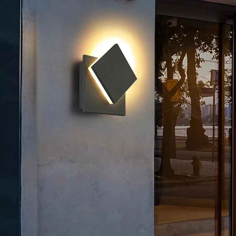 Verthara Premium 360° Rotating Square Outdoor Wall Light