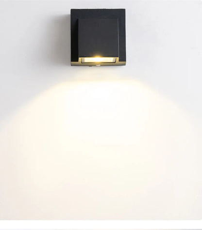 Verthara Premium Aluminium IP65 Outdoor Wall Light