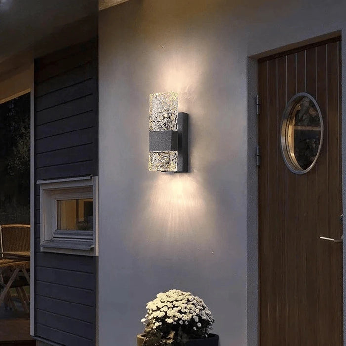 Verthara Premium Dusk to Dawn Sensor Outdoor Wall Light