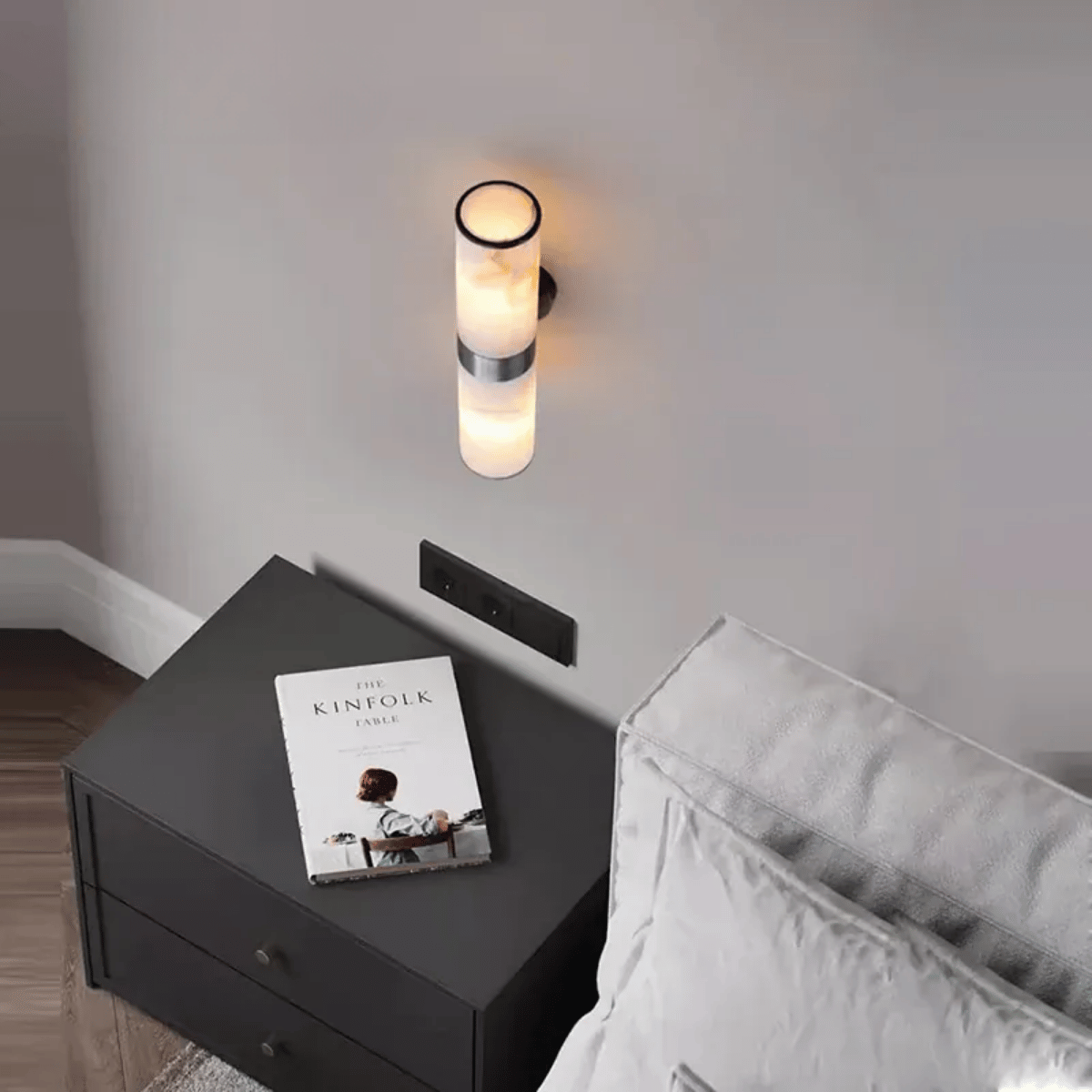 Verthara Premium E27 Wall Light With Natural Marble Finish - Wall-Mounted - Modern Design - Black Gold Accents - Indoor Lighting - Elegant Sconce