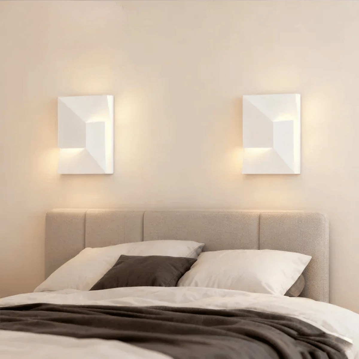 Verthara Premium Geometric LED Wall Light - Indoor Mount - Modern Design - Aluminium - Black Finish - Versatile Background Lighting Warm White (2700-3500K) / 45x15x14 8W