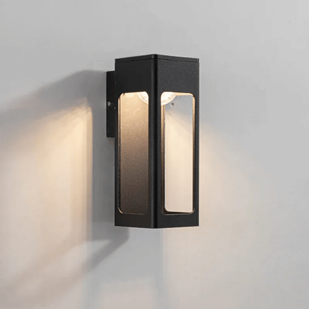 Verthara Premium IP67 Waterproof LED Outdoor Wall Light - Wall-Mounted - Modern Design - Black Aluminium - 12W - Ideal For Garden And Porch Lighting warm white / H250x95mm