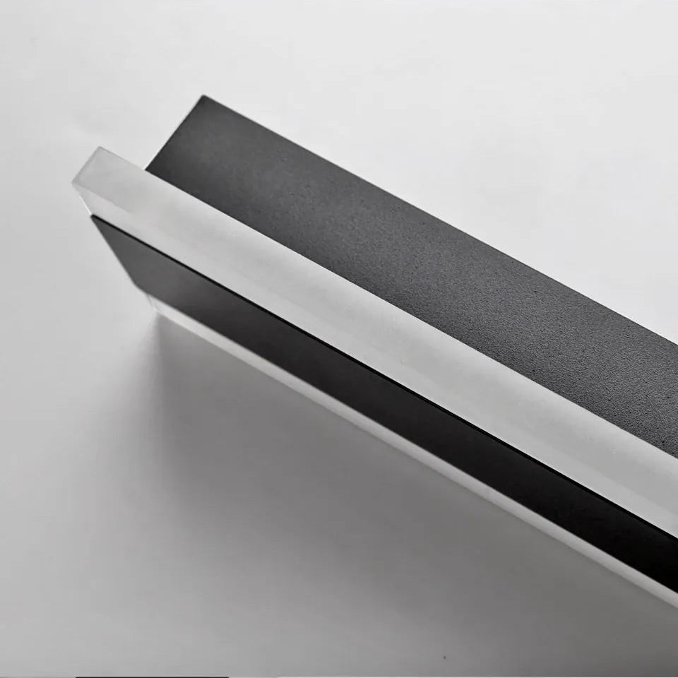 Verthara Premium Long LED Outdoor Wall Sconce