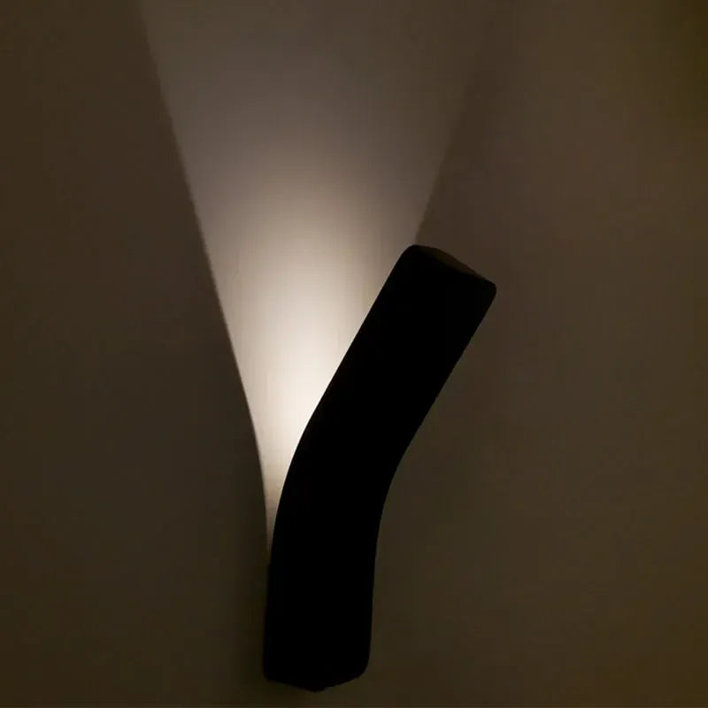 Verthara Premium Modern LED Wall Light - Wall Mounted - Adjustable Brightness - Indoor Use - White and Warm White - Stylish Iron Design