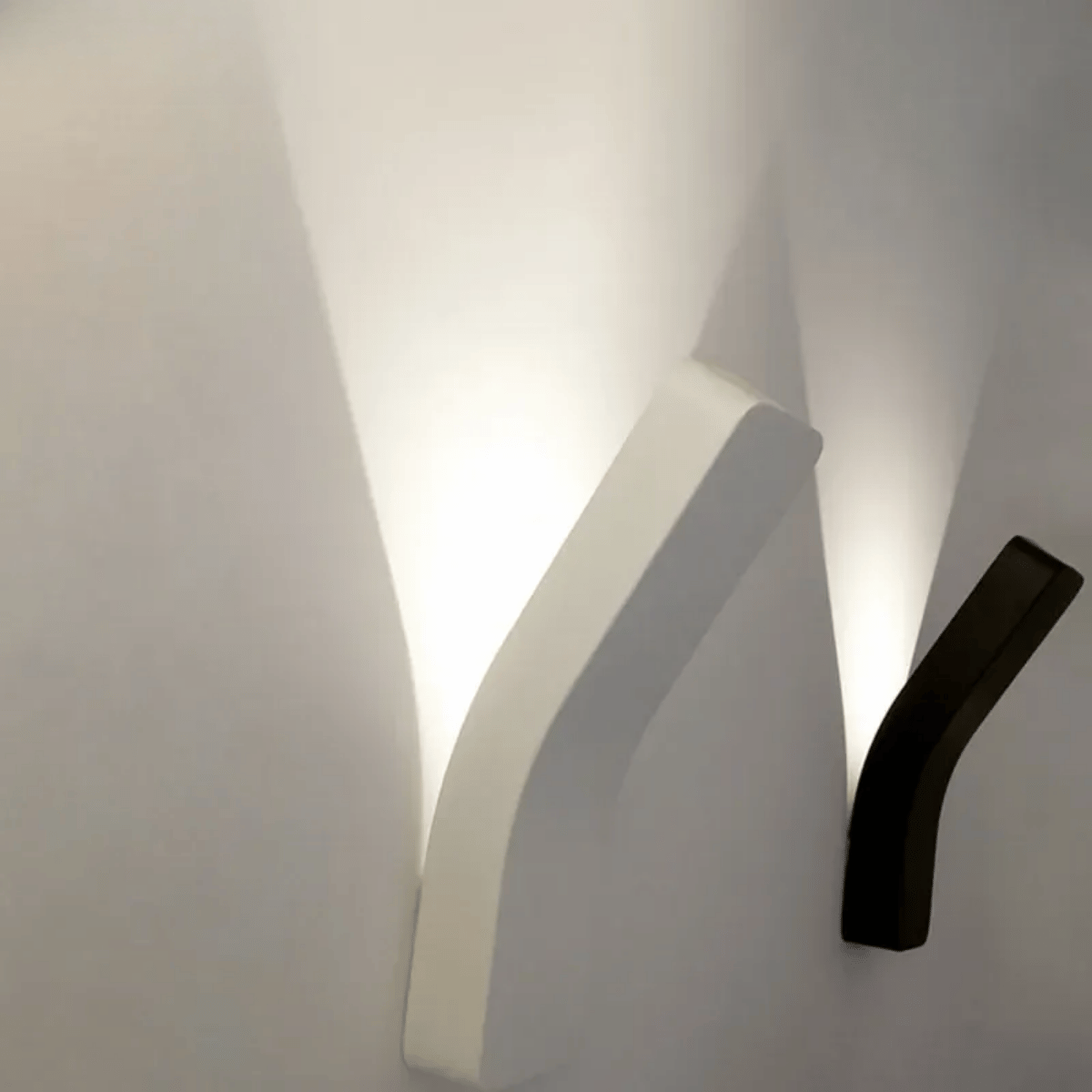 Verthara Premium Modern LED Wall Light - Wall Mounted - Adjustable Brightness - Indoor Use - White and Warm White - Stylish Iron Design