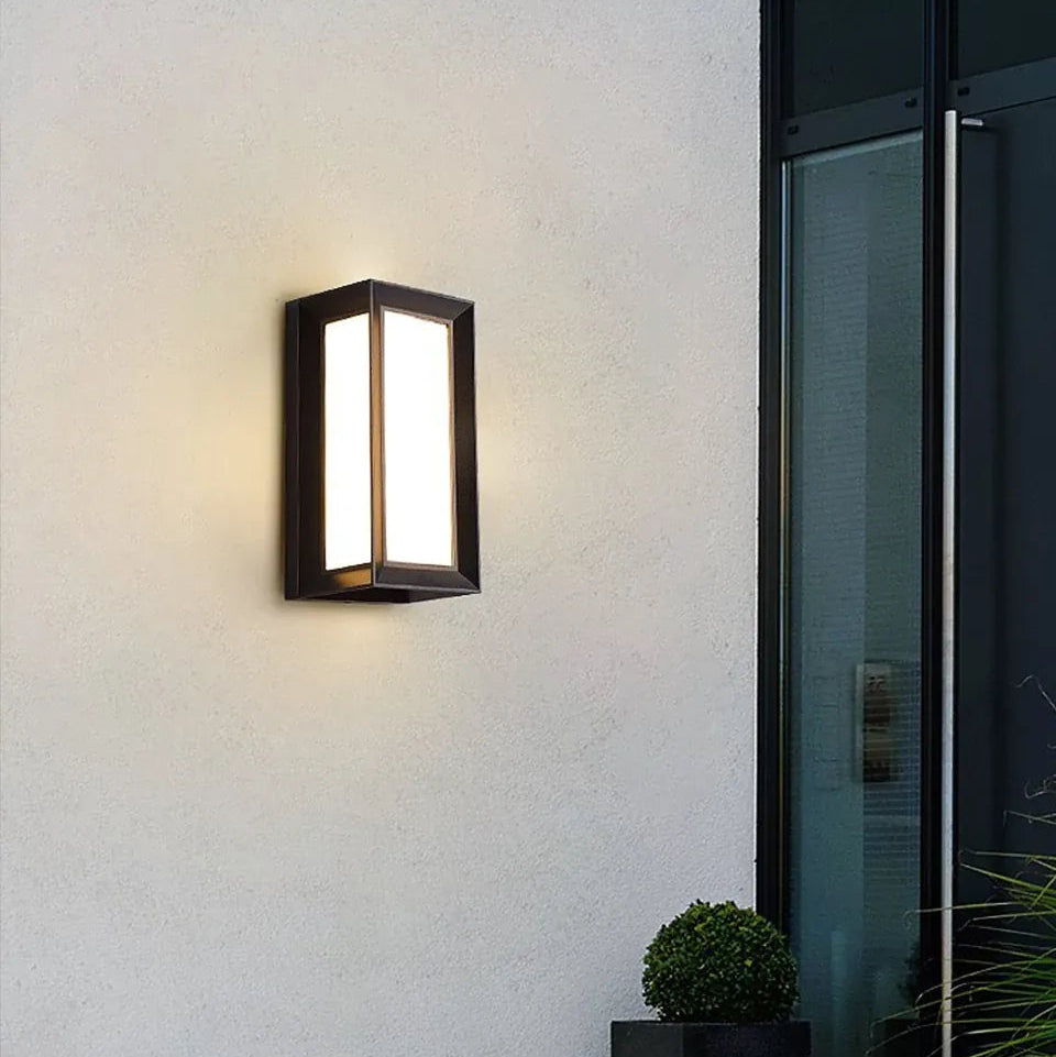 Verthara Premium Motion Sensor Outdoor Wall Light