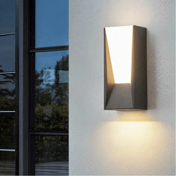 Verthara Premium PIR Sensor Outdoor Wall Light