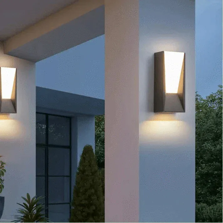 Verthara Premium PIR Sensor Outdoor Wall Light