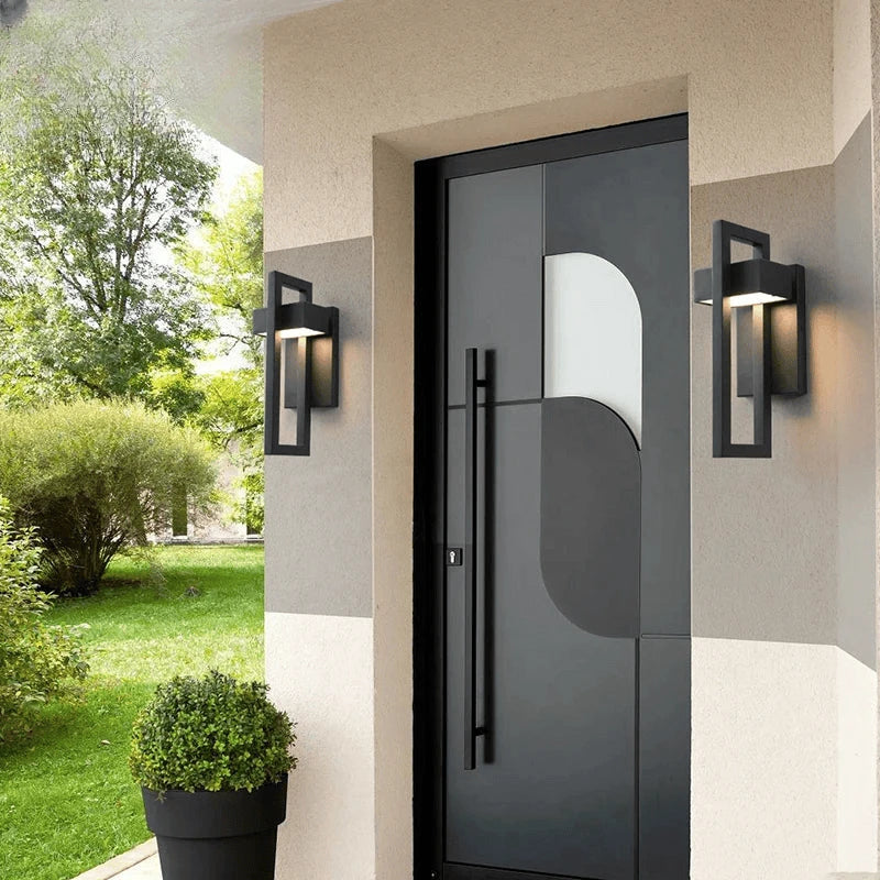 Verthara Premium Retro Black Outdoor LED Wall Lantern