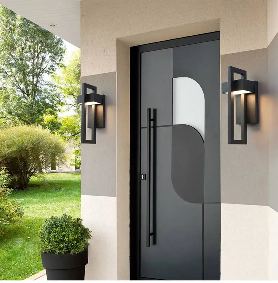 Verthara Premium Retro Black Outdoor LED Wall Lantern