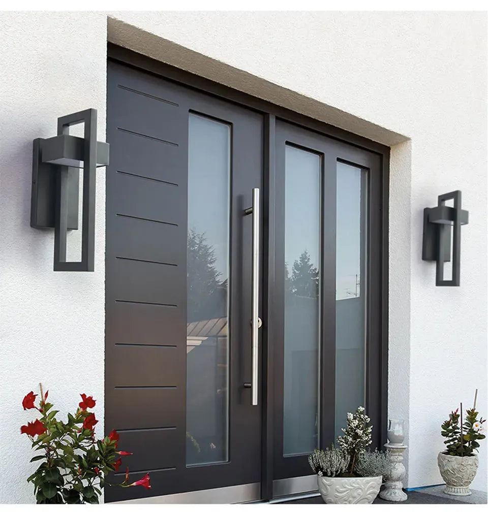 Verthara Premium Retro Black Outdoor LED Wall Lantern